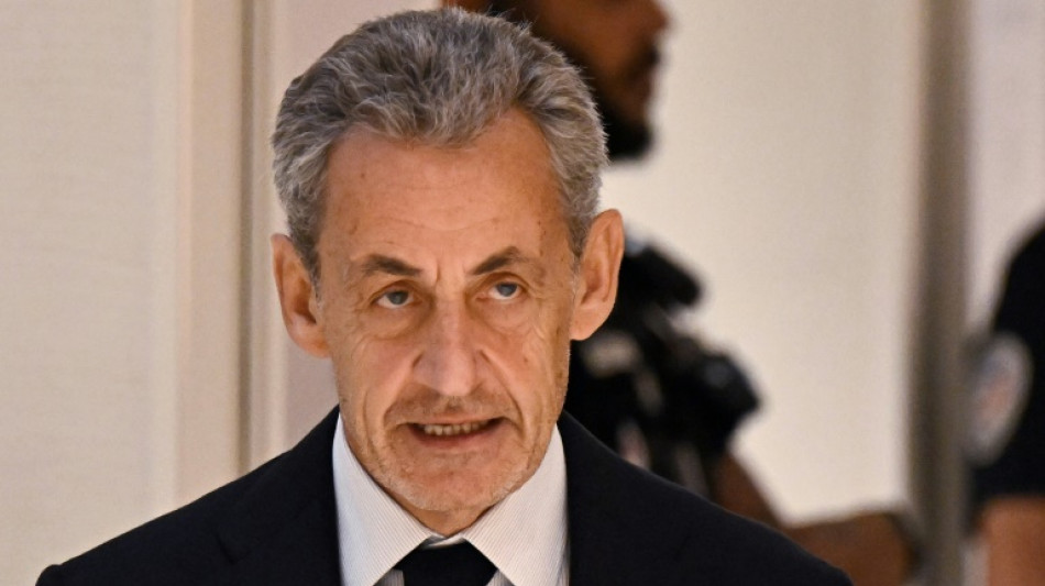 Justiça francesa condena ex-presidente Sarkozy em caso de financiamento ilegal líbio