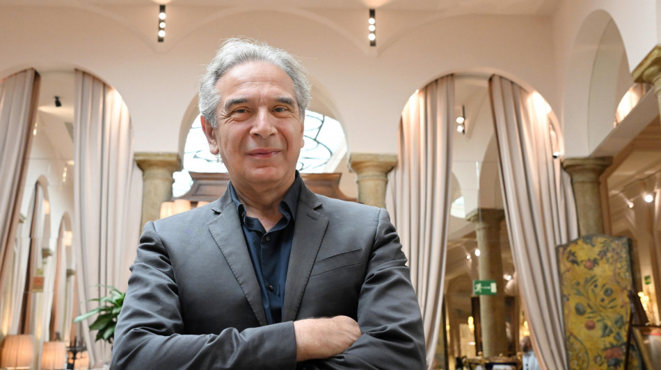 Capasa d&agrave; il via alla Milano Fashion week +RPT+