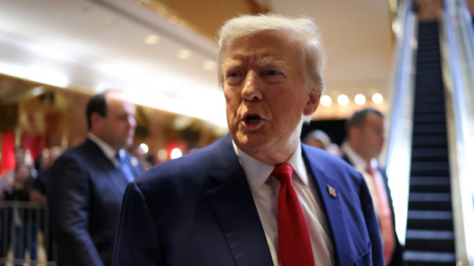 Donald Trump en campagne dans un Etat cl&eacute;, Harris se pr&eacute;pare au d&eacute;bat 