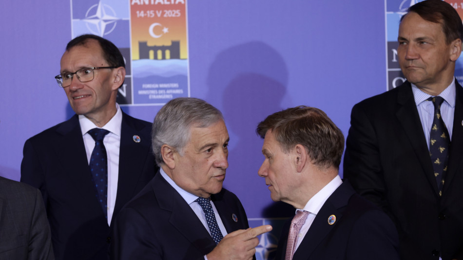 Tajani, si apre nuova fase verso 5% difesa,spiegarlo a cittadini