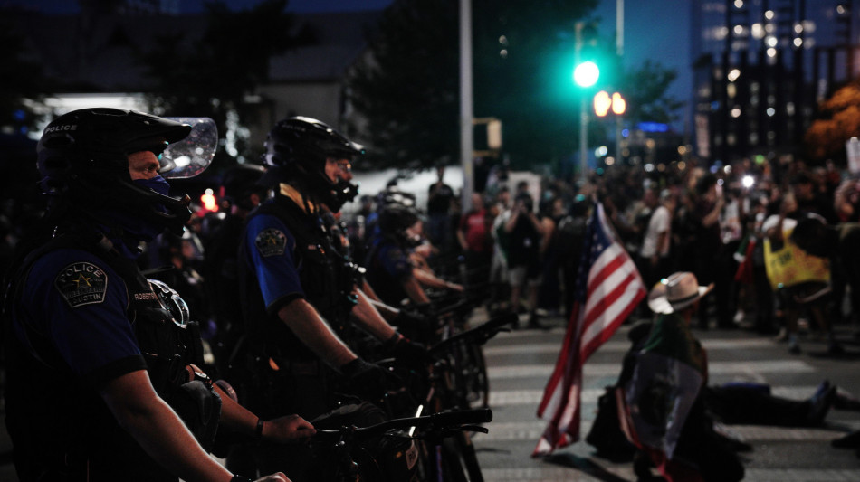 Uomo ferito durante le proteste 'No Kings' in Utah &egrave; morto