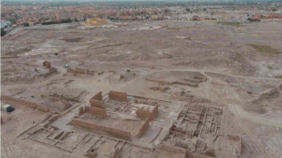 Spunta dalla sabbia del Sahara la pi&ugrave; antica moschea del Marocco