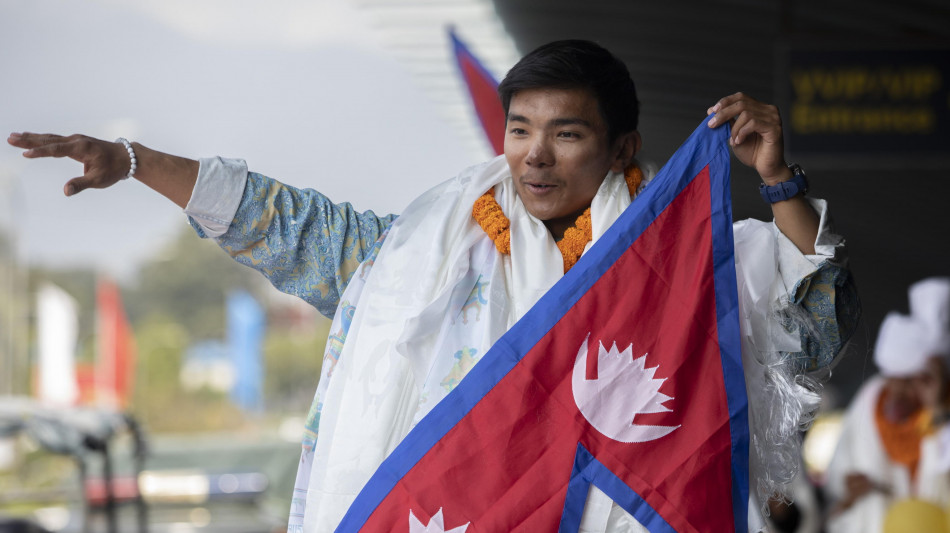 Record per un 18enne nepalese, ha scalato tutte vette pi&ugrave; alte
