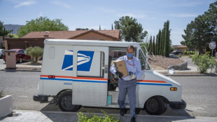 Trump triple les droits de douanes sur les petits colis chinois