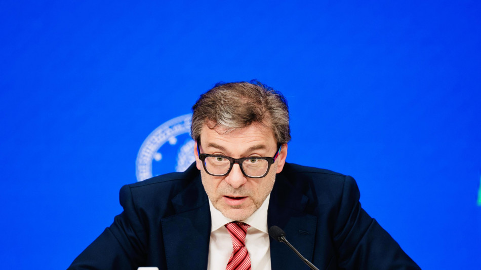 Giorgetti, daremo risposte su Unicredit, Mef-Chigi allineati