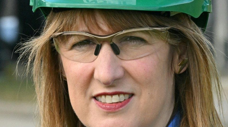 La livre chute face au dollar après un sommet des taux d'emprunt britanniques