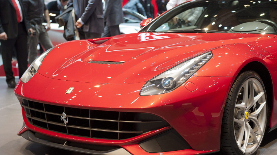 La Rossa di Maranello resiste ai dazi Usa, +3% in Piazza Affari