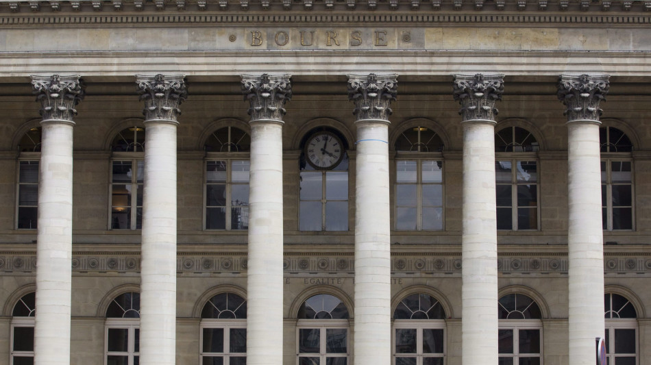 Borsa: Europa in calo, Parigi -0,77%