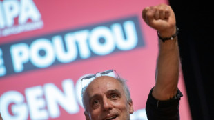 Pr&eacute;sidentielle: Poutou contre la "dangereuse arnaque" du capitalisme