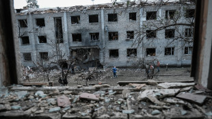 Russi avanzano, evacuazione famiglie con bimbi nel Donetsk