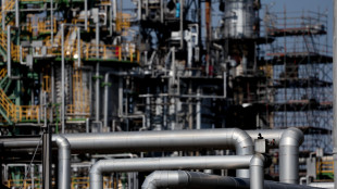 Il petrolio in calo a New York a 90 dollari
