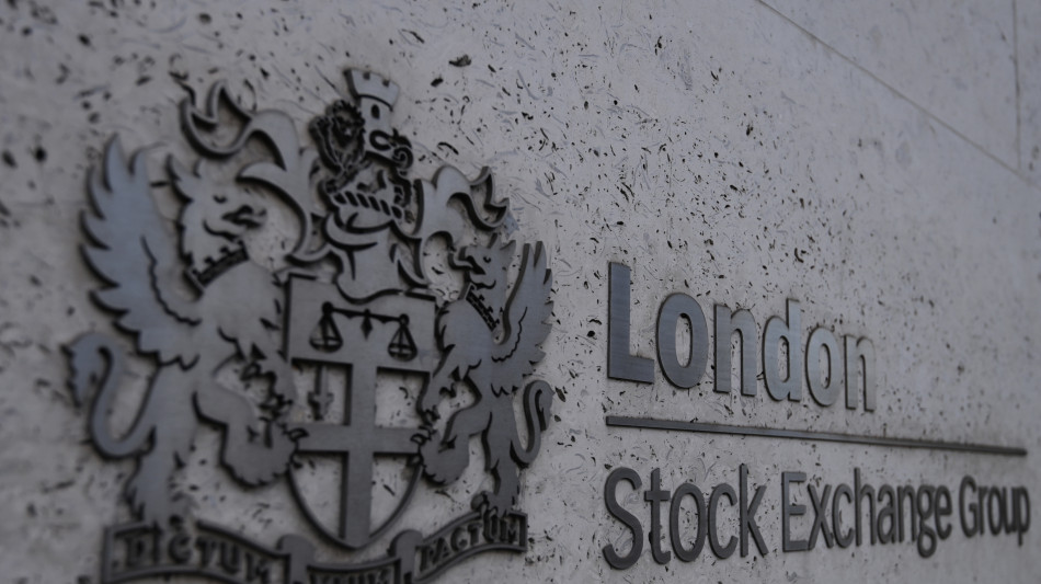 Borsa: l'Europa parte incerta, Londra -0,1%