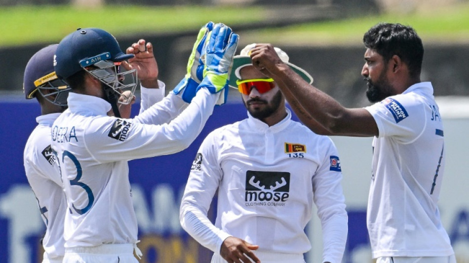Sri Lanka enforce follow-on after Ireland collapse