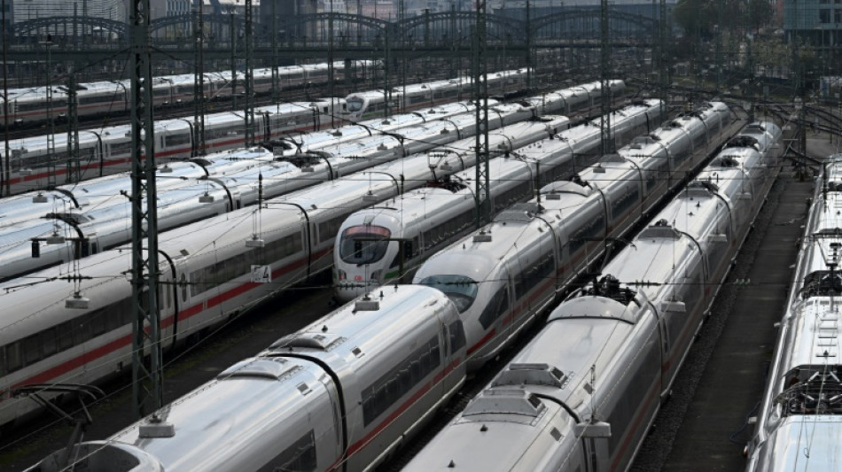 Deutsche Bahn k&uuml;ndigt zus&auml;tzliche Z&uuml;ge zu Weihnachten an