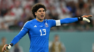 Ochoa agranda su leyenda salvando a México en su quinto Mundial