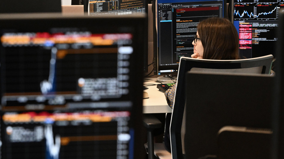 Borsa: l'Europa tonica attende Wall Street, Milano +3,9%