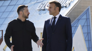Macron sente Zelensky dopo il colloquio con Putin