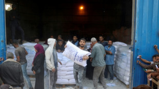 Gaza: l'Unrwa annonce suspendre la livraison d'aide par un point de passage cl&eacute; depuis Isra&euml;l 
