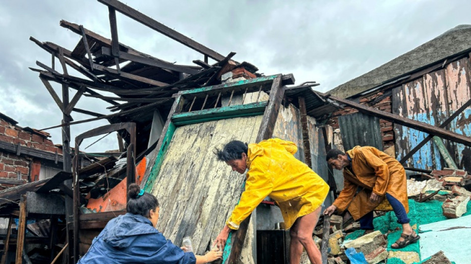 Furia de Melissa deja a muchos cubanos damnificados o sin hogar
