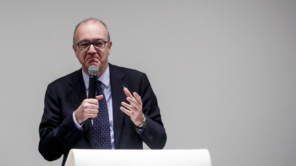 Prof accoltellata a scuola, non &egrave; in pericolo di vita