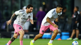 Veteran Suarez signs new Inter Miami contract