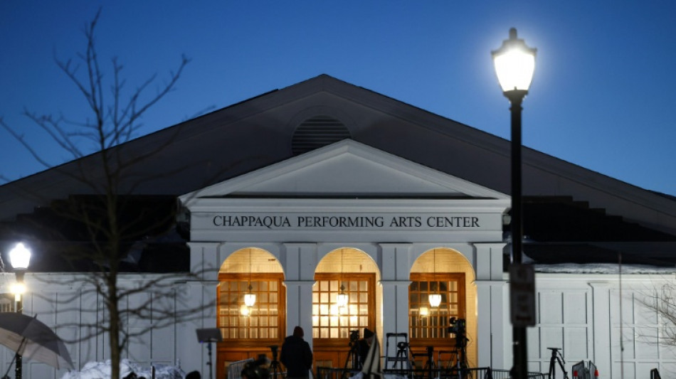 Bill Clinton declara ante congresistas que no sab&iacute;a de los delitos de Epstein