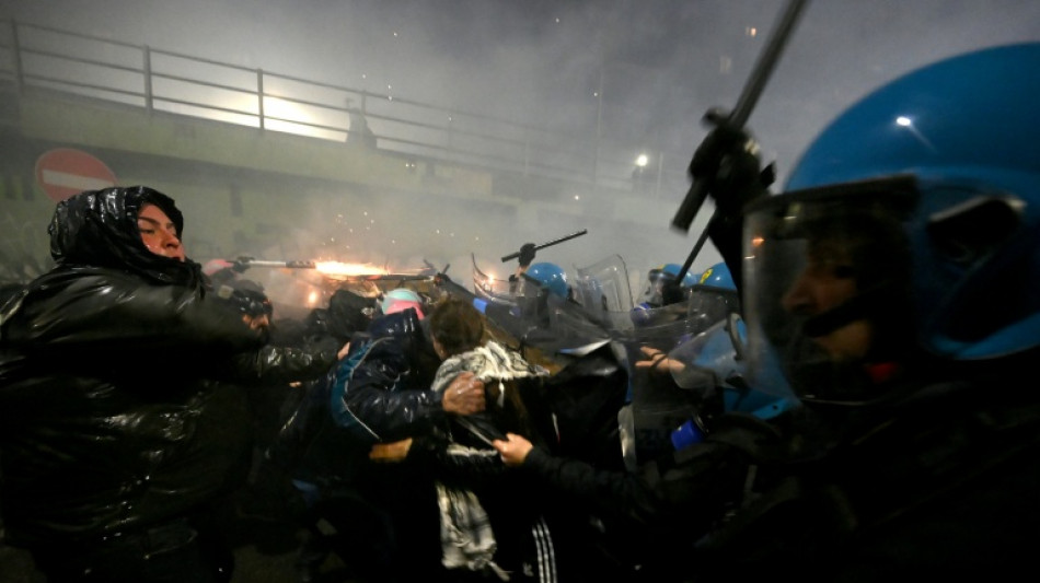 Zusammenst&ouml;&szlig;e bei Protesten gegen Olympische Spiele und US-Beh&ouml;rde ICE in Mailand