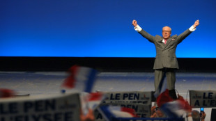 Le Pen inhum&eacute; samedi, c&eacute;r&eacute;monie d'hommage &agrave; Paris: le RN enterre "le guerrier" et la hache