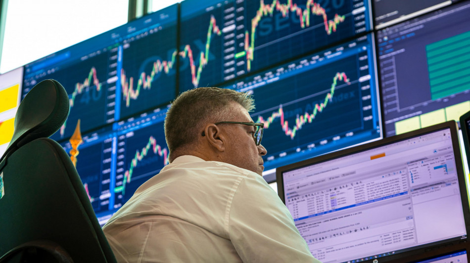 Borsa: Europa chiude in calo con energia e difesa