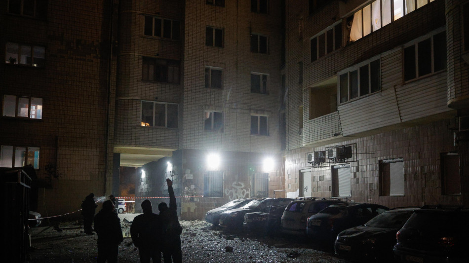 Esplosioni a Kiev, danneggiati edifici
