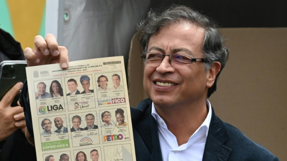 Pr&eacute;sidentielle en Colombie: Petro largement en t&ecirc;te, affrontera un ind&eacute;pendant au 2e tour