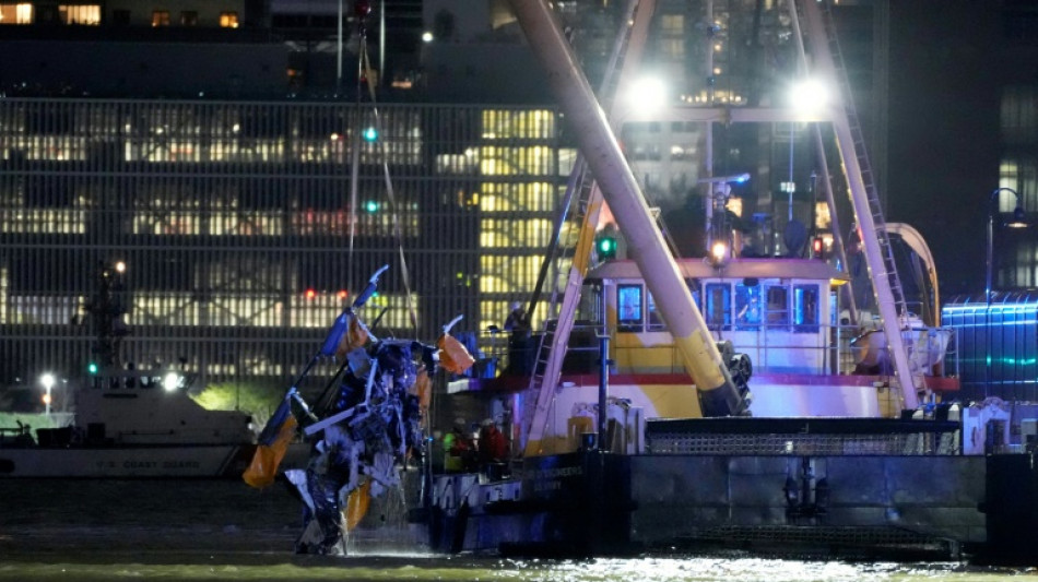 L'enquête sur le crash d'un hélicoptère à New York qui a fait six morts se poursuit