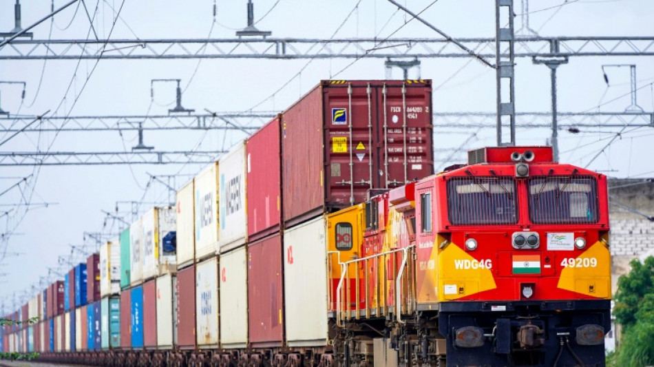 Indiens Wirtschaft überraschend deutlich gewachsen - US-Zölle trüben Ausblick