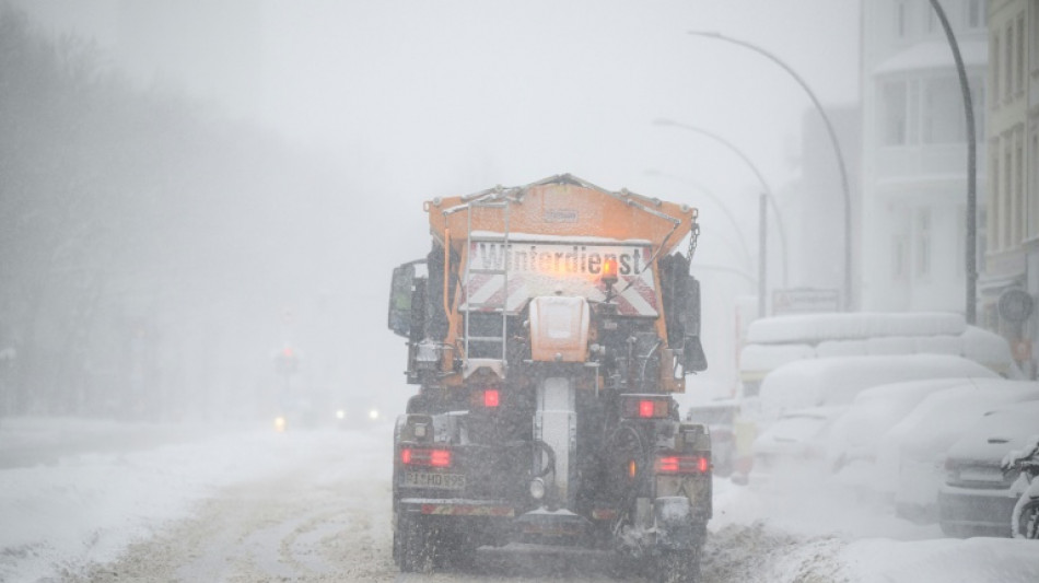 Behinderungen durch Schnee und Eisregen - Angespannte Lage in Berlin