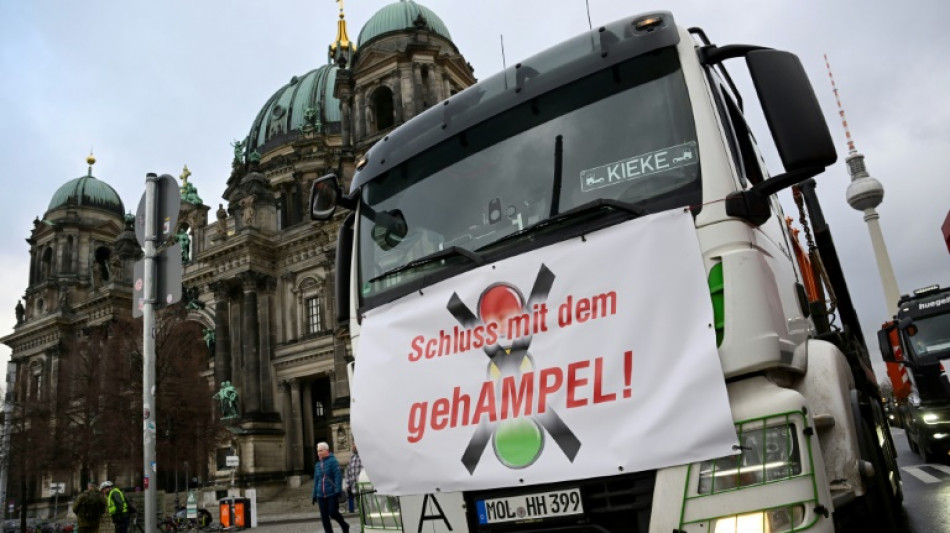 Lkw-Fahrer protestieren in Berlin und fordern R&uuml;cknahme der Mauterh&ouml;hung