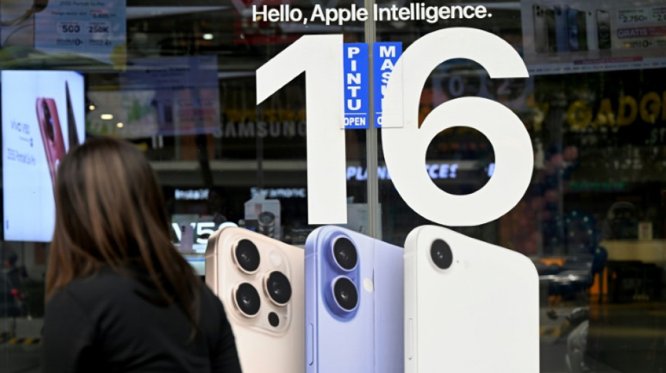 Apple fait mieux que prévu au 1er trimestre, mais s'attend à une facture salée des droits de douane