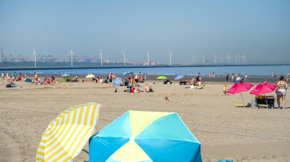 Umfrage: Mehrheit der Berufstätigen ist im Urlaub für die Arbeit erreichbar