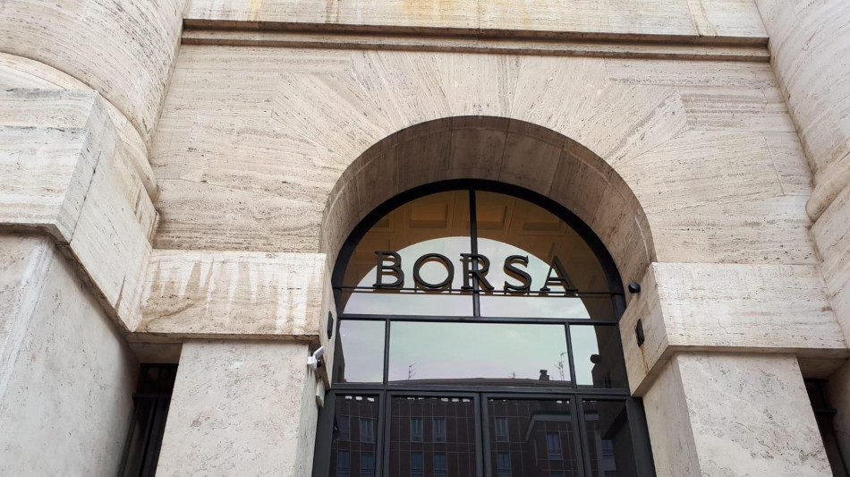 Borsa: Milano apre in calo dell'1,16%, pesano le banche