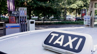 Luned&igrave; protesta taxi al Mef contro il caro carburante, minacciano stop