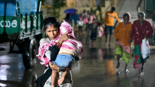 Les c&ocirc;tes du sud-est de l'Inde balay&eacute;es par les vents et les pluies du cyclone Arnab
