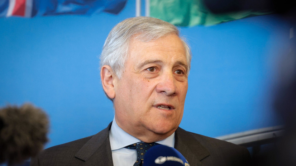 Tajani, 'negoziare con gli Usa, l'Italia sostiene l'Ue'