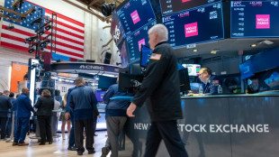 Wall Street ouvre en baisse apr&egrave;s un bon d&eacute;but de semaine