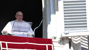 El papa Francisco, todav&iacute;a con gripe, cancela sus audiencias del lunes