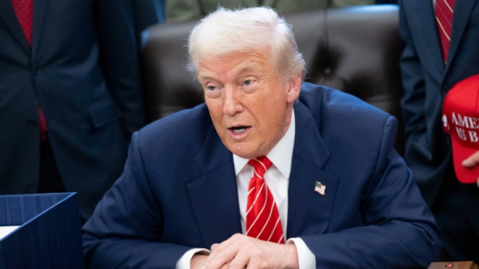 Trump dice que "ya es hora" de pasar p&aacute;gina del esc&aacute;ndalo de Epstein