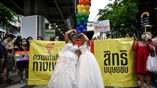 Tail&acirc;ndia aprova lei que permite casamento homoafetivo