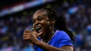 JO-2024: les Bleues assurent, Dupont entrevoit la m&eacute;daille