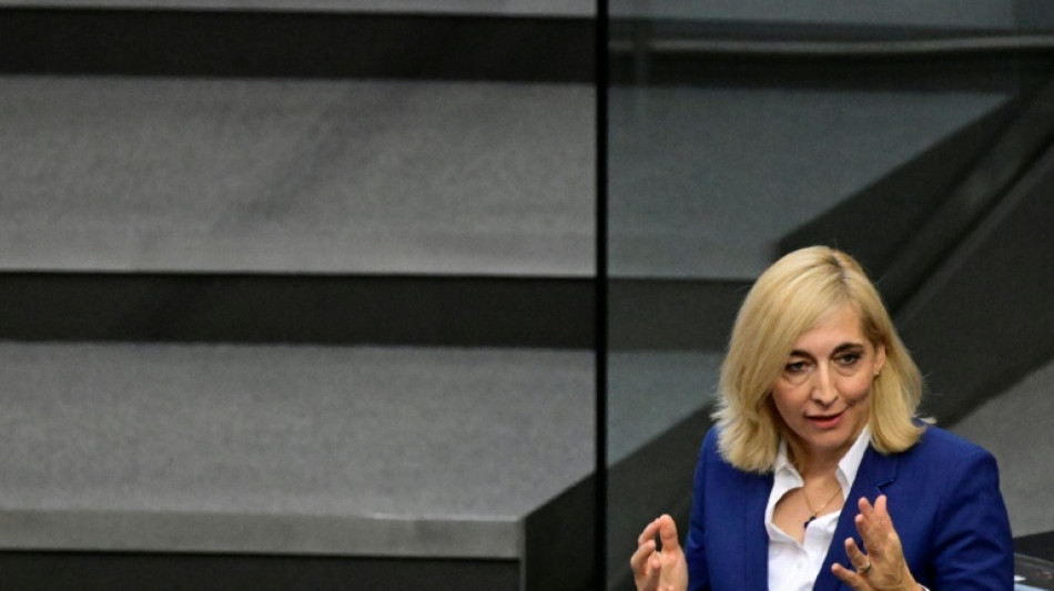 Warken setzt Kommission zu Stabilisierung von Krankenkassen-Beiträgen ein