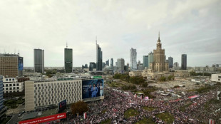 Um milh&atilde;o de pessoas protestam contra o governo na capital da Pol&ocirc;nia