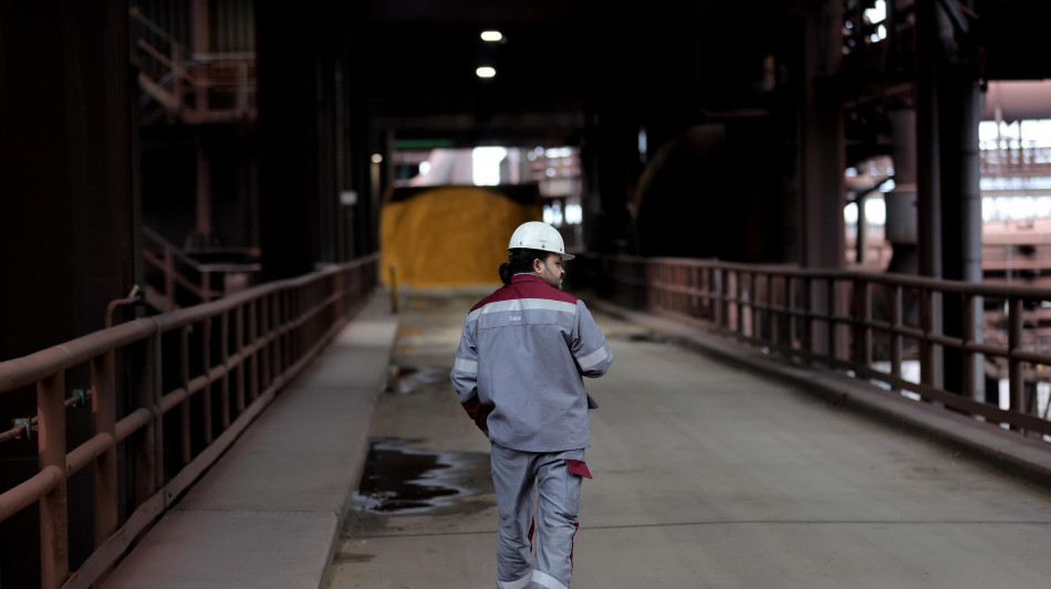 Produzione industria ancora in calo sull'anno, &egrave; il 22esimo mese