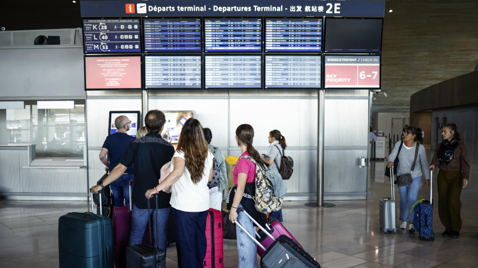 Sciopero controllori in Francia, oggi gi&agrave; cancellati mille voli